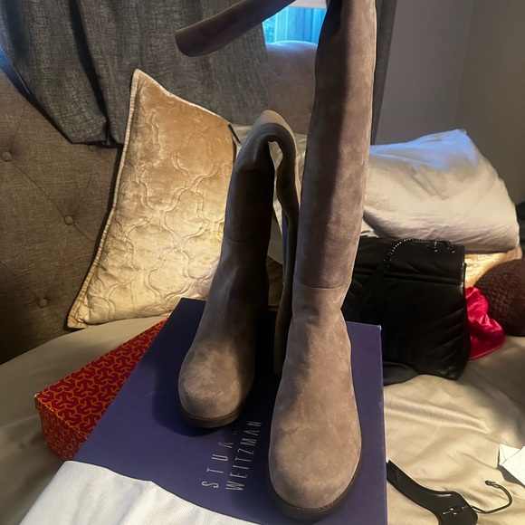 Stuart Weitzman - Picture 7 of 8